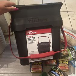 Food survival box