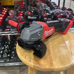 Milwaukee M18 FUEL 18V Lithium-Ion Brushless Cordless 4-1/2 in./5 in. Grinder w/Paddle Switch (Tool-Only)