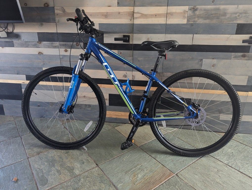 GT Backwoods Mountain Bike 29" Wheels Medium Aluminum Alloy Frame