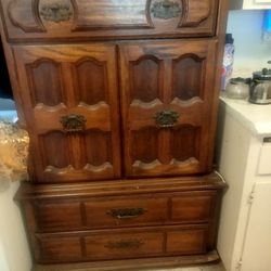 Dresser/cupboard