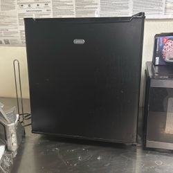 Mini Fridge 