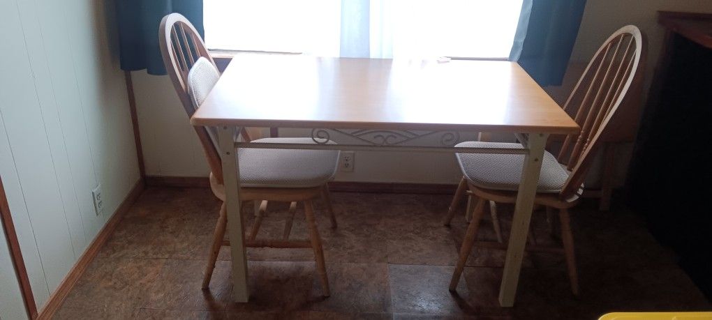 Table With 2 Chairs