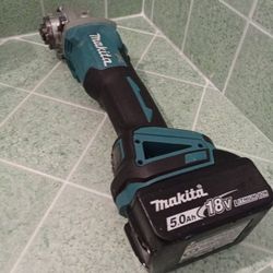 Makita XAG25 Grinder Comes With Battery, No Charger