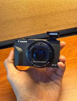 Canon G7x Mark III