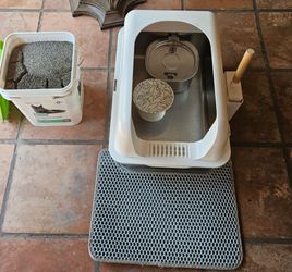 Cat accessories water pump water dispenser mop all in the pictures