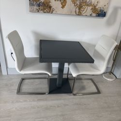 dining table 2x chairs