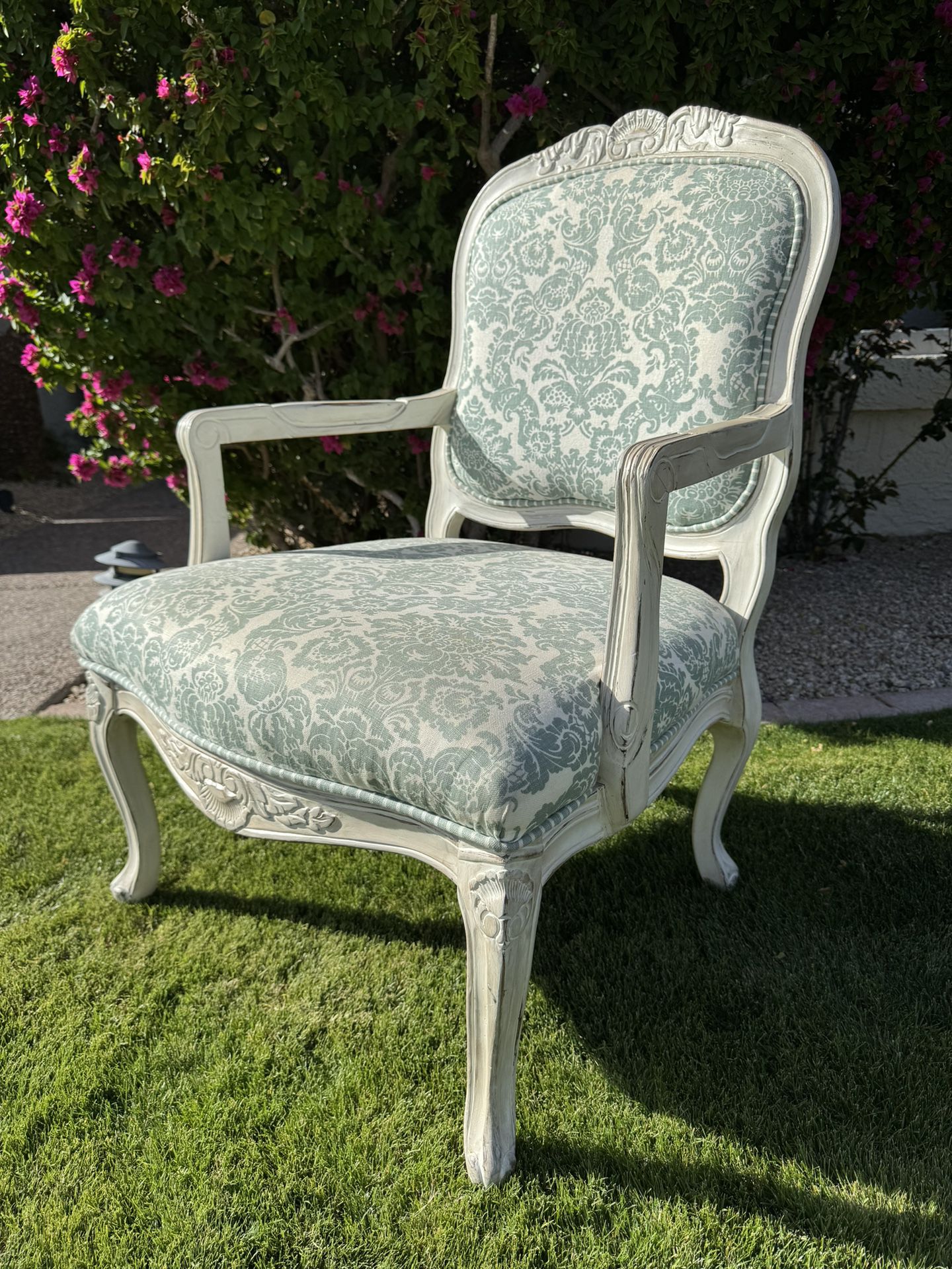 French Louis XV style chair, high-end refinished