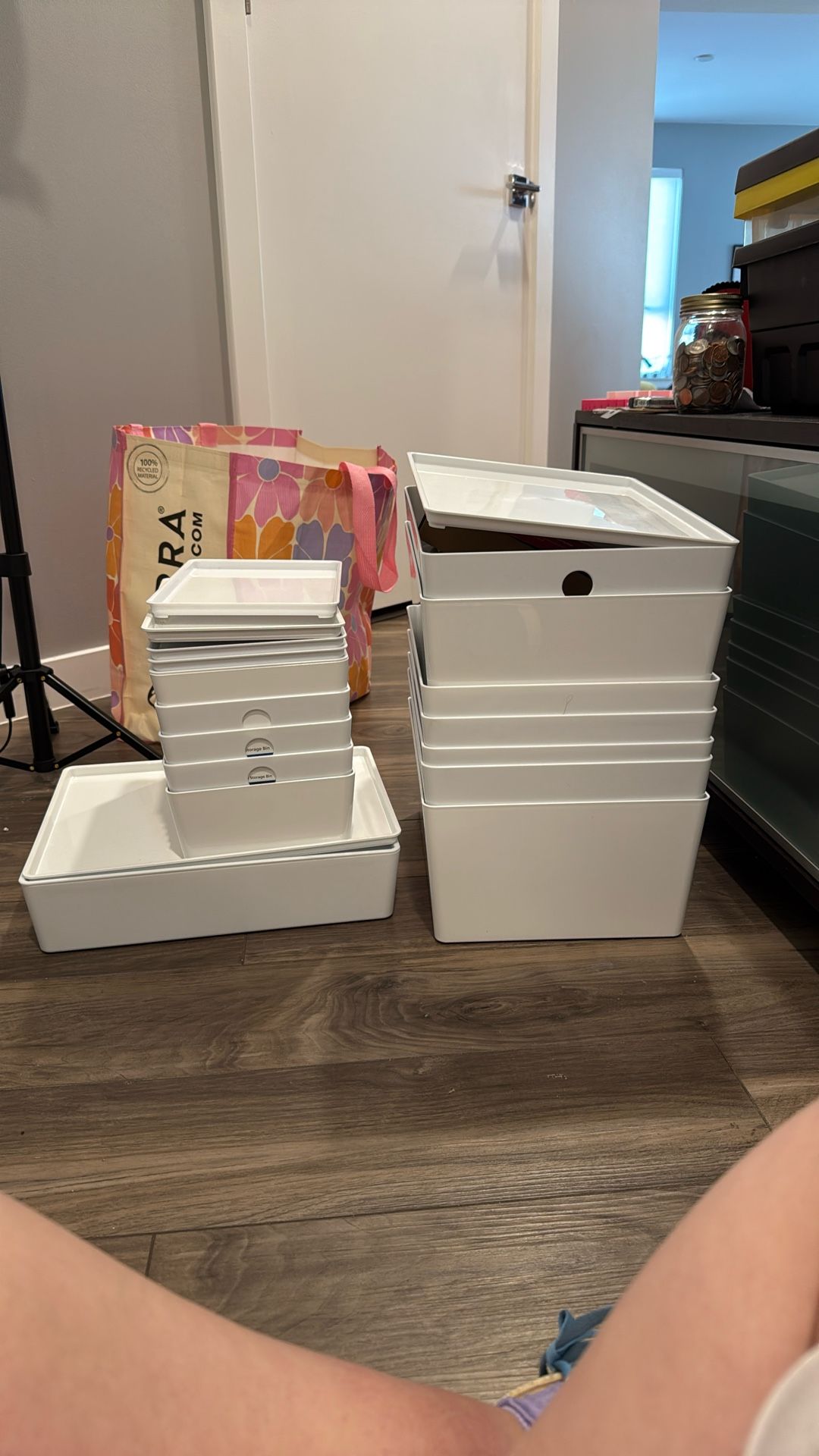 Set of storage containers