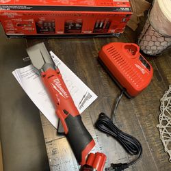 Milwaukee M12 3/8 Right Angle Impact Wrench NEW