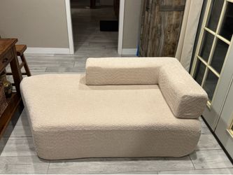 Modern Chaise Lounge – Cream/Ivory