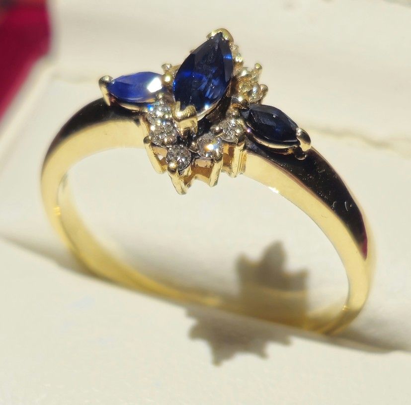 14K diamond and saphierre  ring