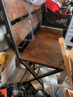 Table 4 bar height chairs