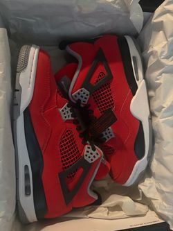 Jordan 4 toro bravo