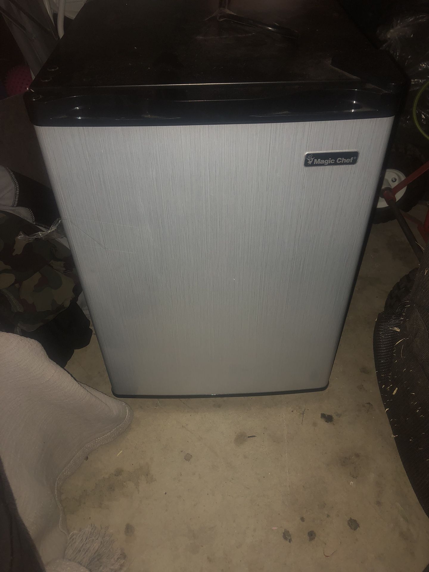Magic Chef mini fridge