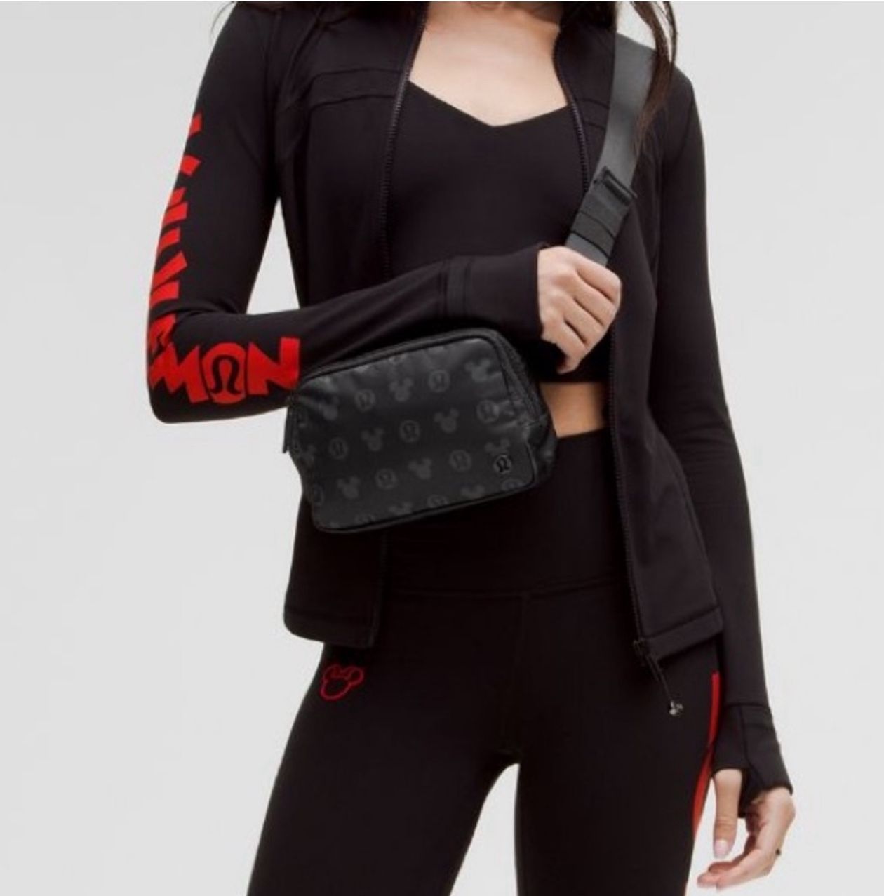 Disney x lululemon Everywhere Belt Bag 1L