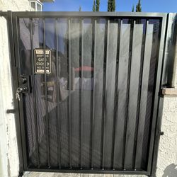 Side Gate