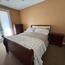 Beautiful Bedroom Set!