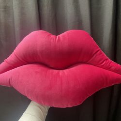 Pillow Lips