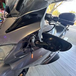 Honda st 1300 color gris