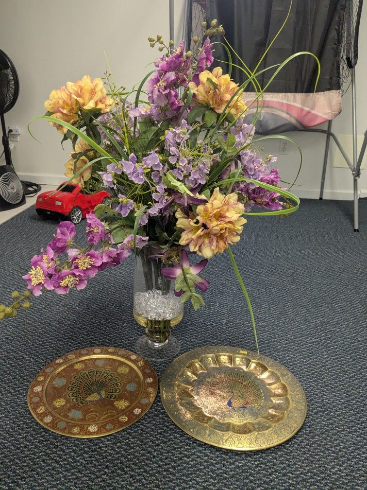 Flower Vas With Decoration 