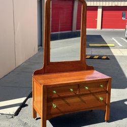 Mid Century- Dresser / Mirror 