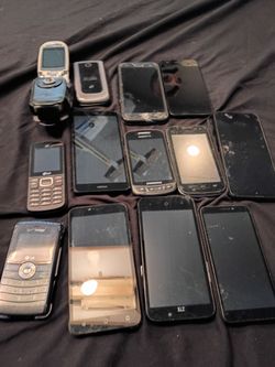 Cell phones mixed Lot of 13