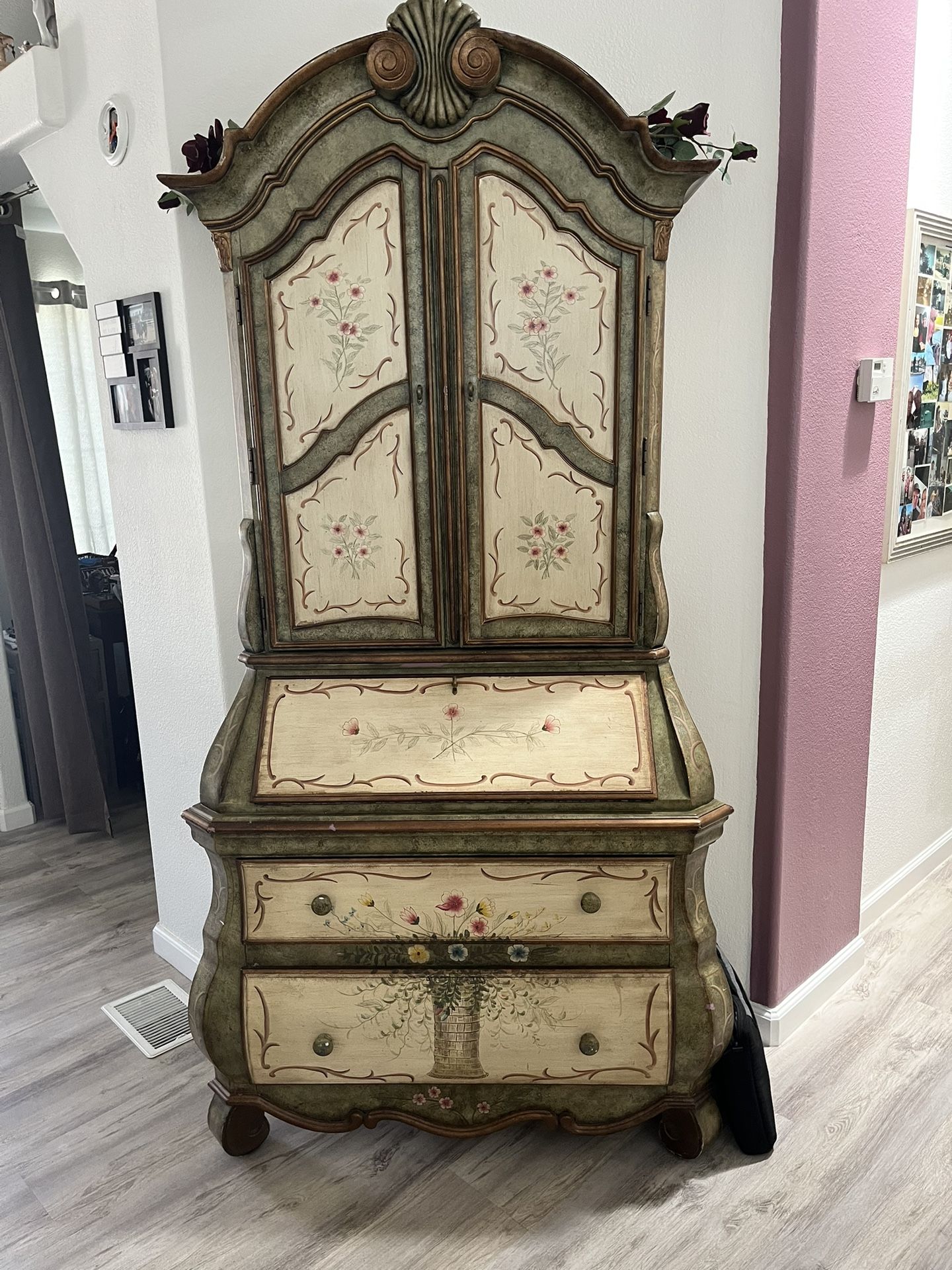 Beautiful Set Clock & Desk