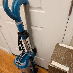 New Cond SHARK NAVIGATOR VACUUM WORKS EXCELLENT   ,AMAZING POWER SUCES. , WORKS EXCELLENT.   IN THE BOX