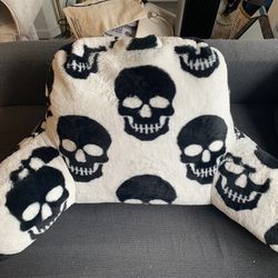 Skull Back Rest Pillow With Arms 