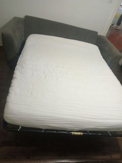 Sofa,bed ,clean no pet,no smoker need gone asap.tks