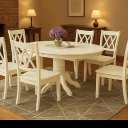 New** Extendable 7 Pc Solid Wood Dining Set**