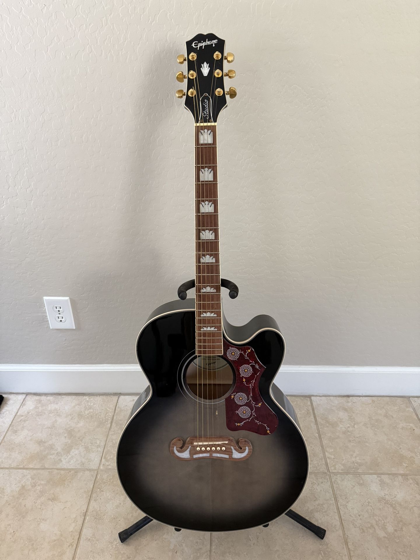 Epiphone Jumbo Acoustic Guitar