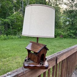 Vintage Wood Cottage Cabin House Lamp! Like New