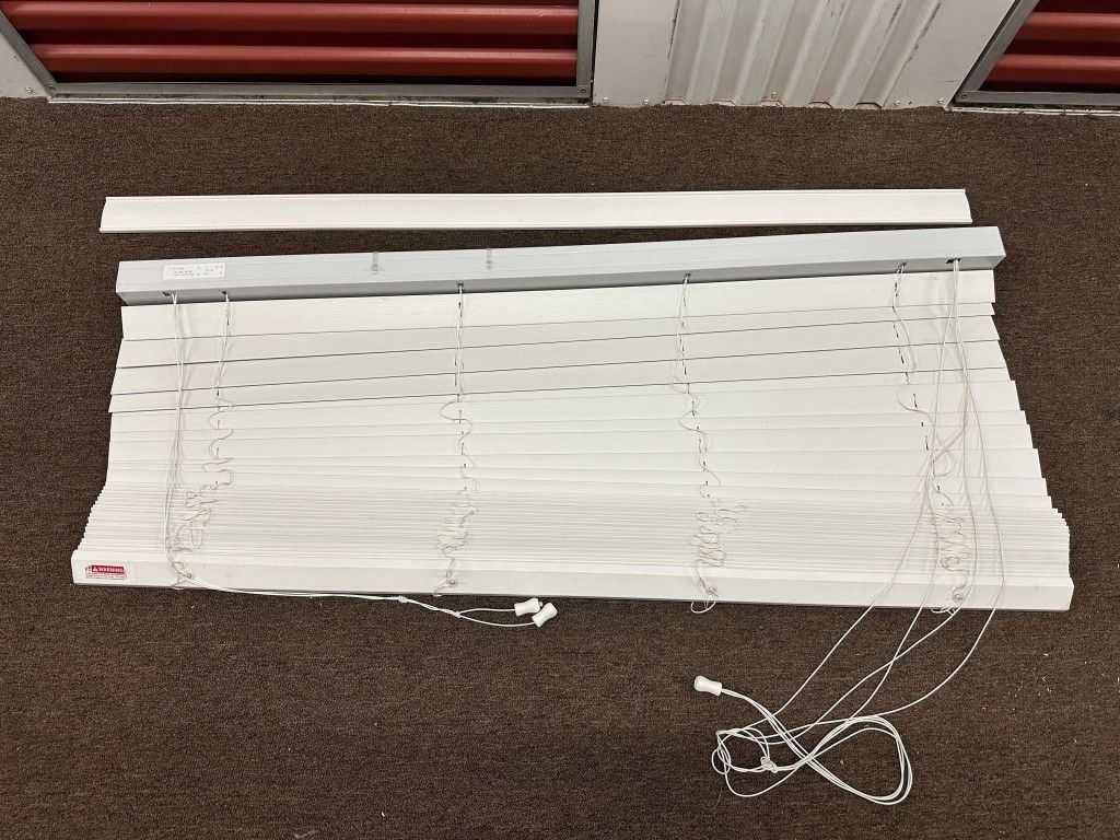 WHITE PLASTIC WINDOW BLINDS SHADES 51 7/8 x 49 1/2 