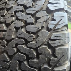 1 TIRE LT315-70R16 " 