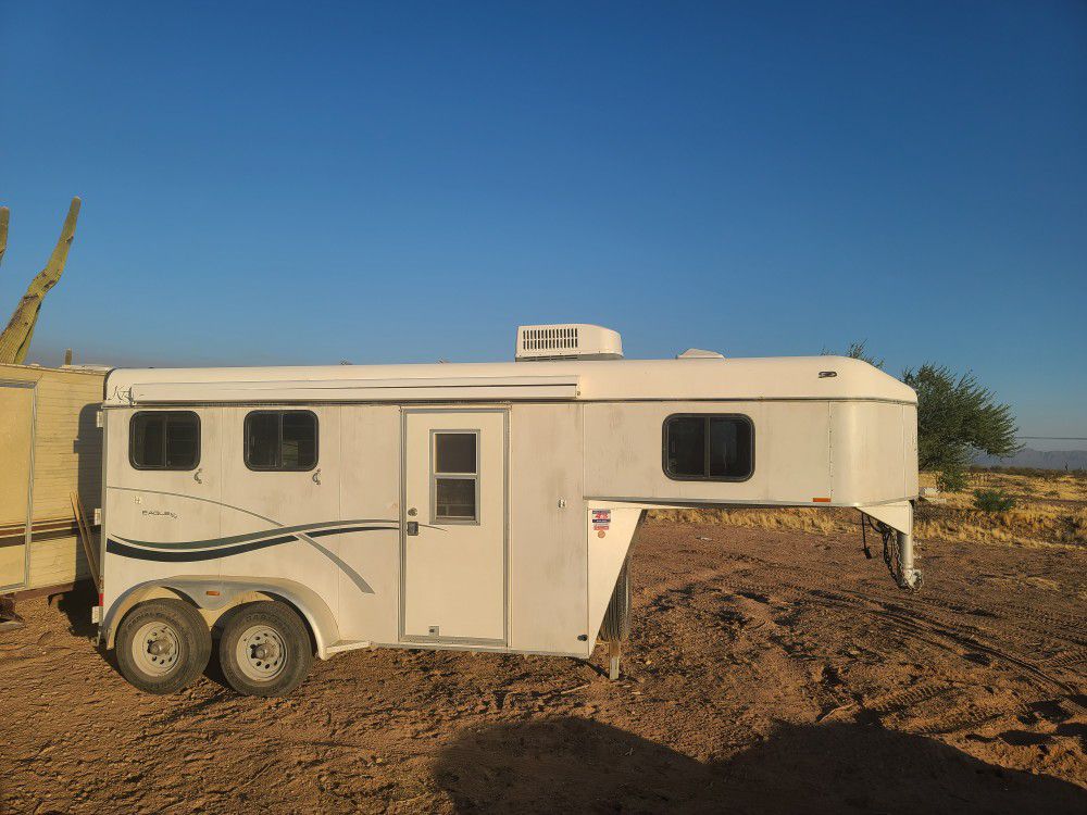 2002 Kiefer Built gooseneck horse trailer