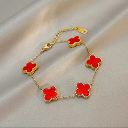 Four leaf clover bracelet red
