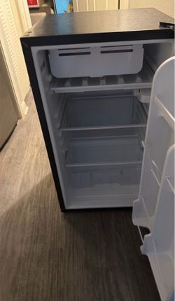 2 FT Freezer