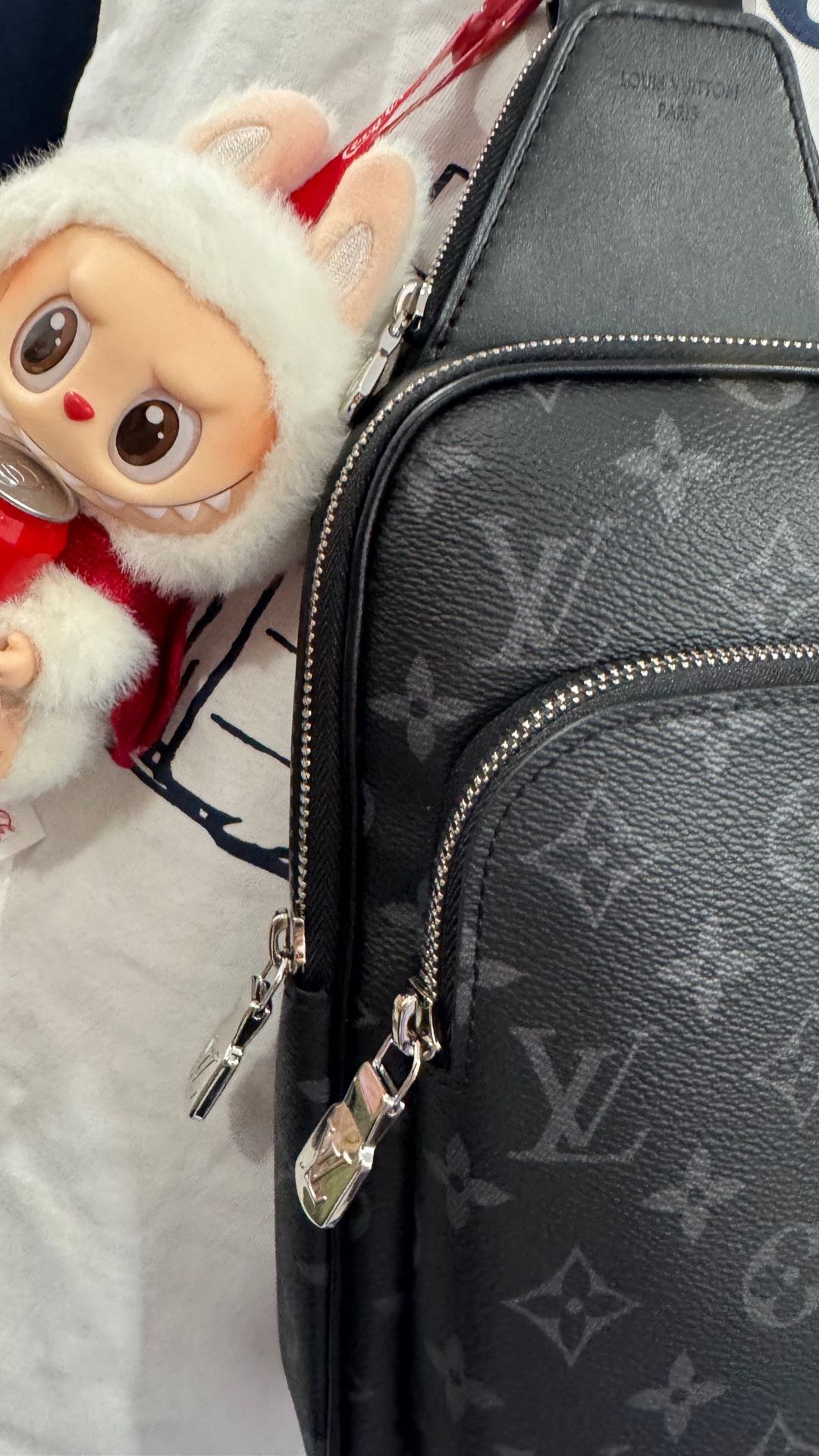 Louis Vuitton Avenue Slingbag PM Monogram Eclipse