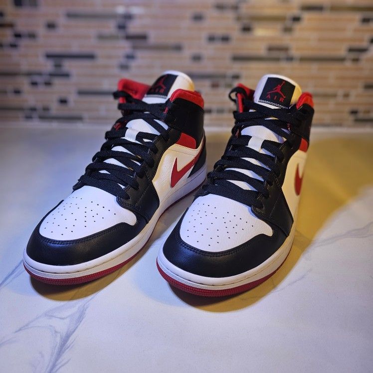 Jordan  1s    Size 11