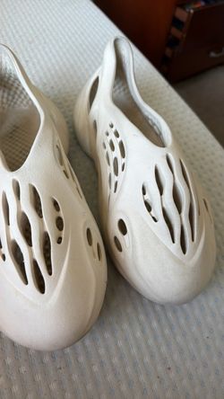 Yeezy foam runners