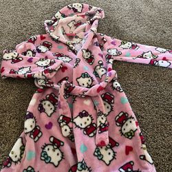 Hello Kitty Kids Robe Size 6