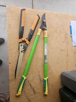 Fiskars HS551 Titanium Hedge Shears and Loppers Set