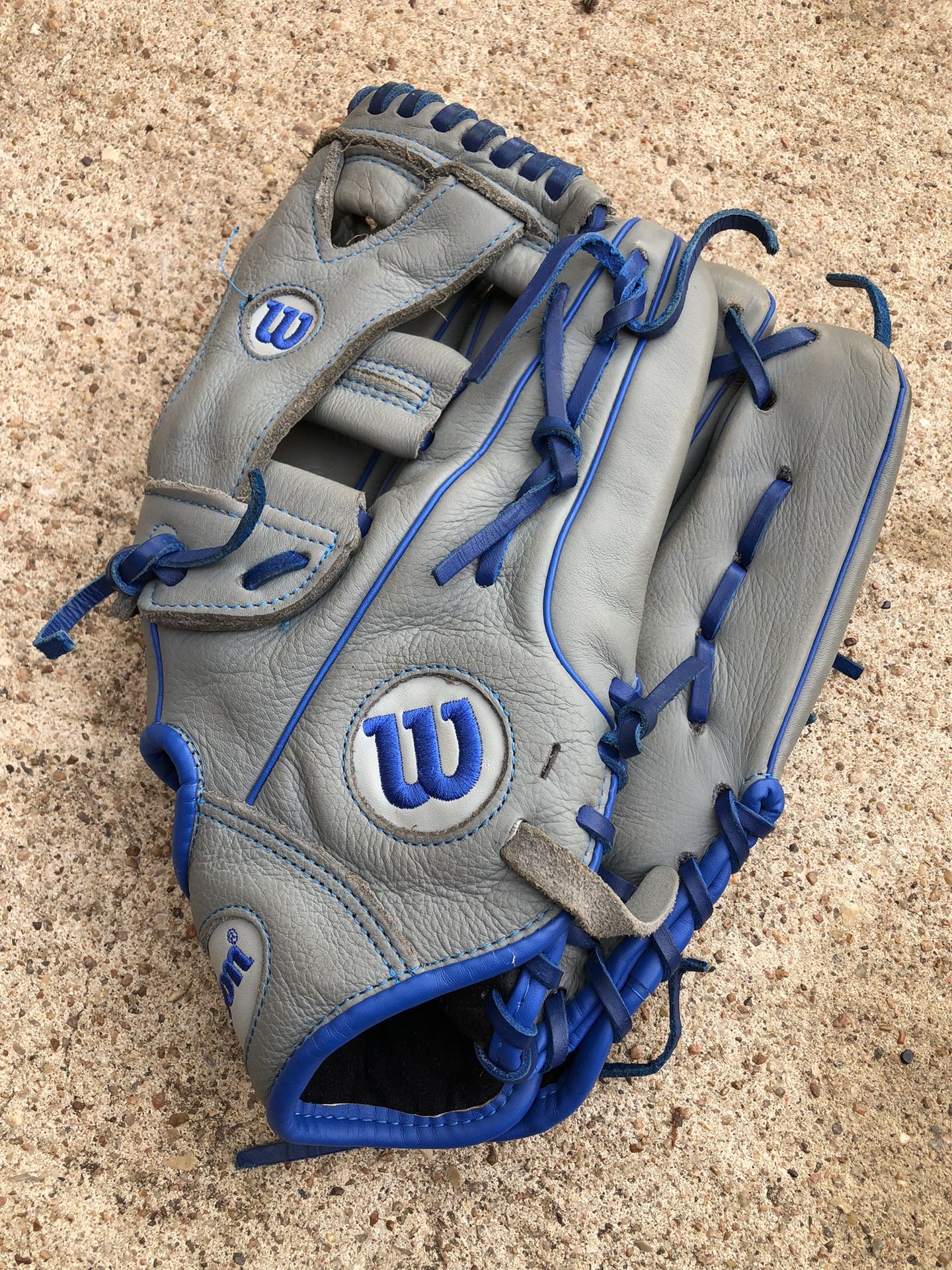 Wilson RHT  A500 12.5" RHT Glove
