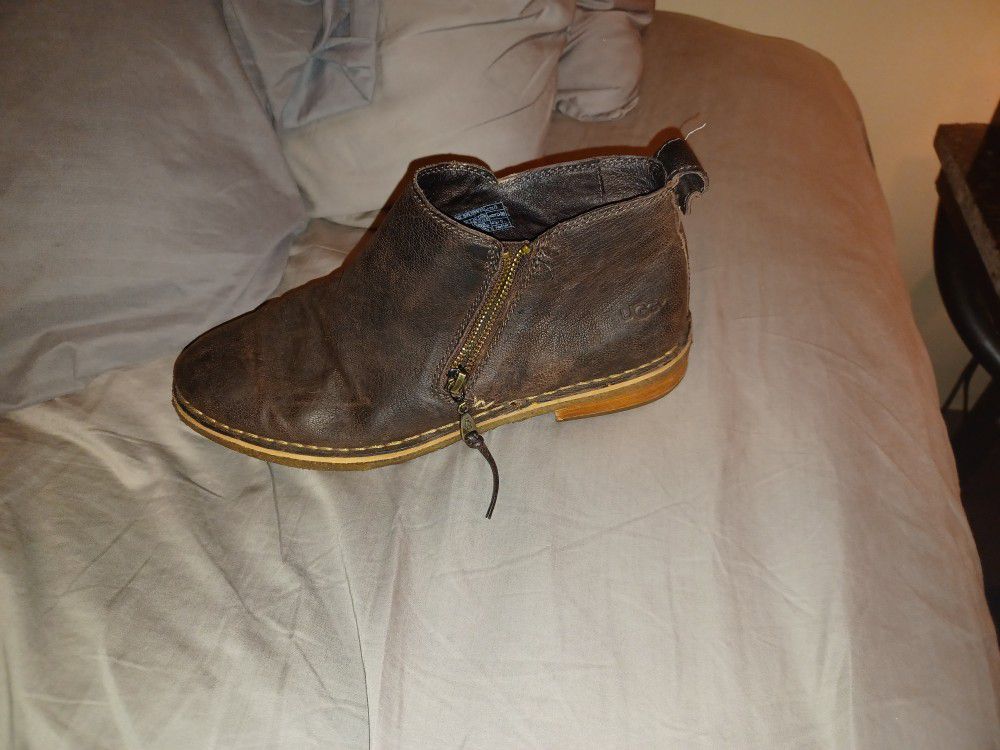 Uggs Size 8 1/2