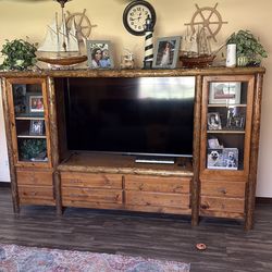 Entertainment center