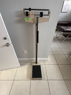 Detecto Physician Balance Beam Scale with Height Rod