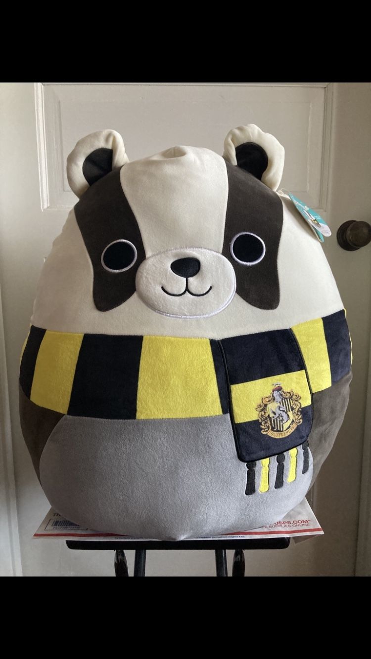 Squishmallows Harry Potter Hufflepuff badger plush 20” jumbo wizarding world