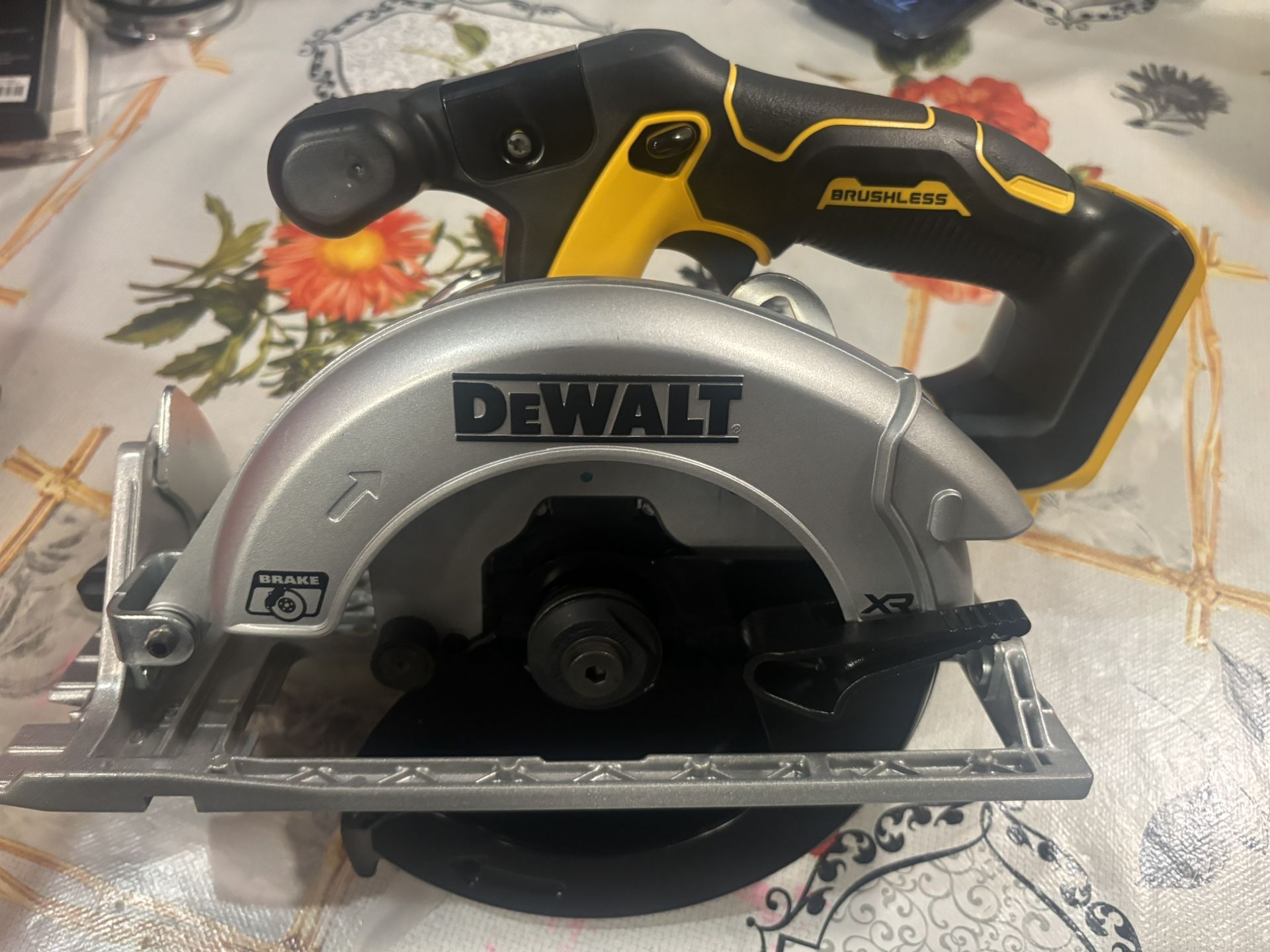 Skill Saw 6 1/4 Dewalt