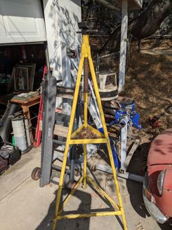 Tri pod stands 2